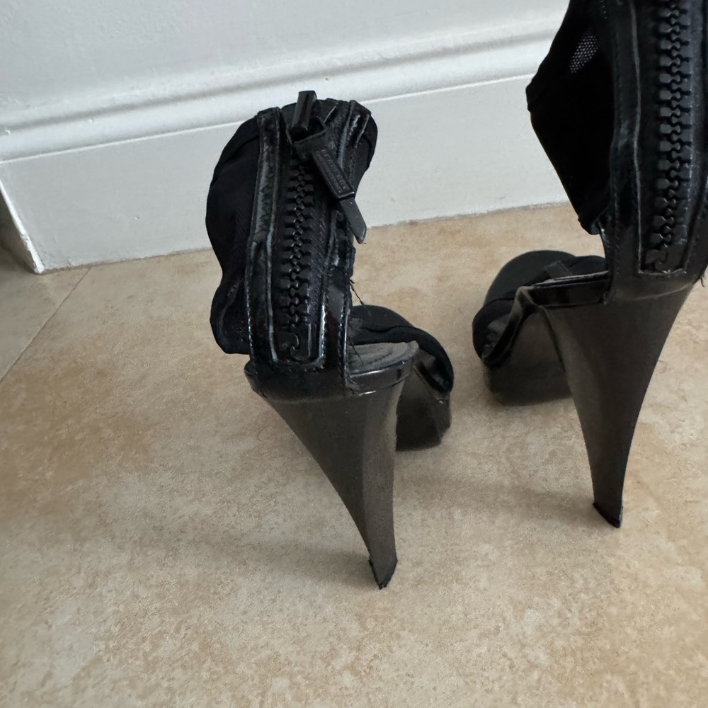 Burberry Mesh D'Orsay Pumps - Picture 7 of 9